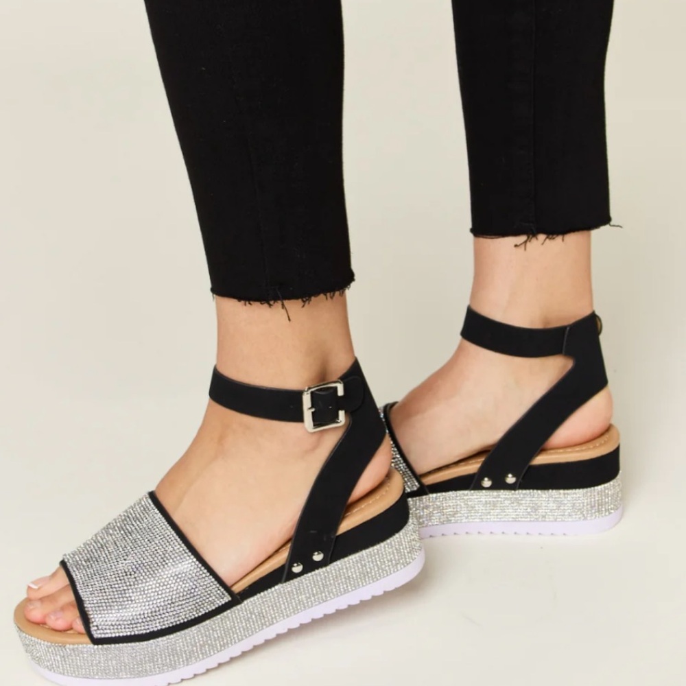 Glitter Platform Ankle-Strap Sandals - Silver/Black size 8